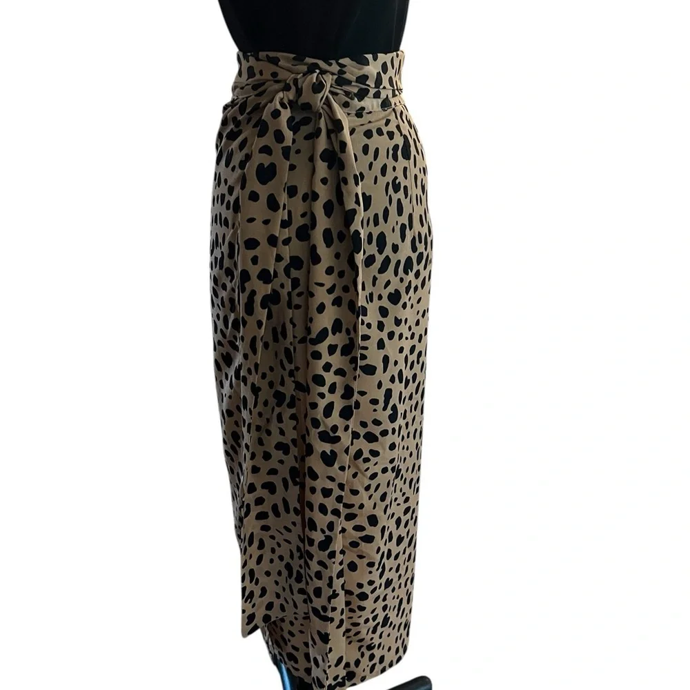 Lulus Gauzy Tan Leopard Print Midi Wrap Skirt Size Small. Waist 26”.
